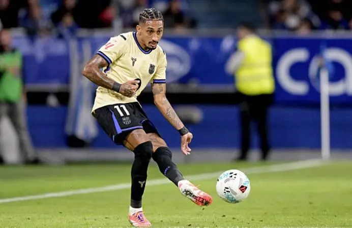 拉菲尼亚本场贡献4次关键传球，3射1正，15次丢失球权